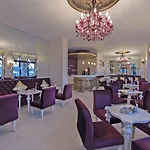 Cocos The Club Solto