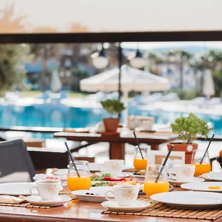 Otel Cocos The Club Solto Alaçatı